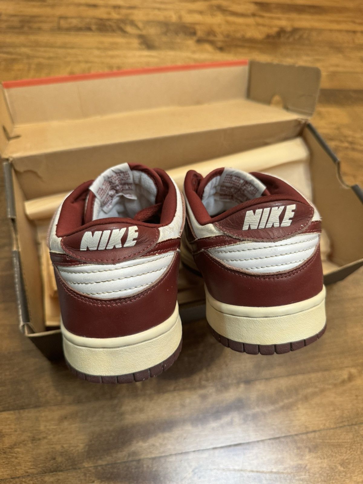 Vintage Vintage 1999 Nike Dunk Low White Team Red 9 Size US 9 / EU 42 - 8 Thumbnail
