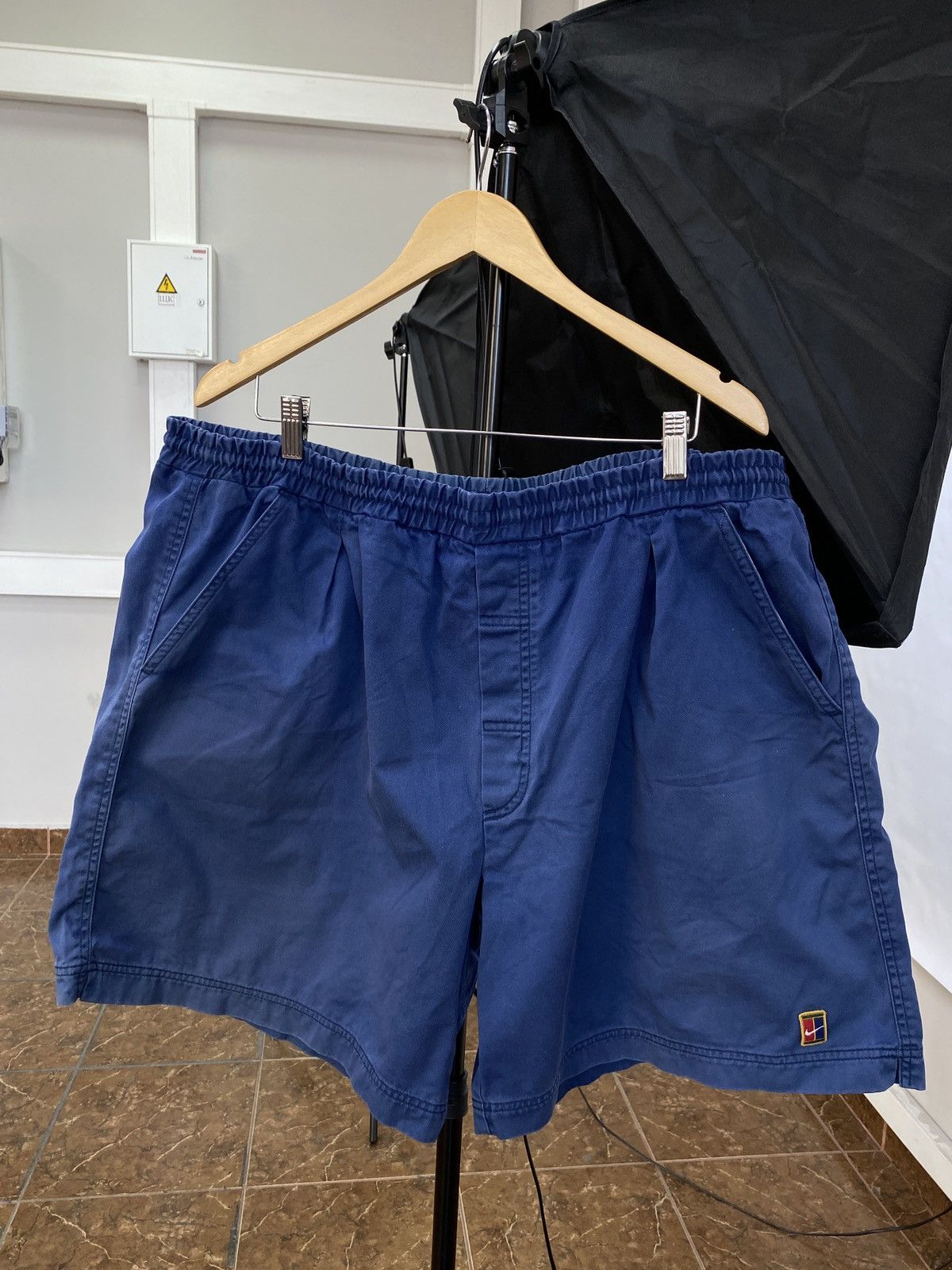Nike 🇺🇸 Vintage 90s Nike Challenge Court Shorts Rare Retro Hype Size US 35 - 1 Thumbnail
