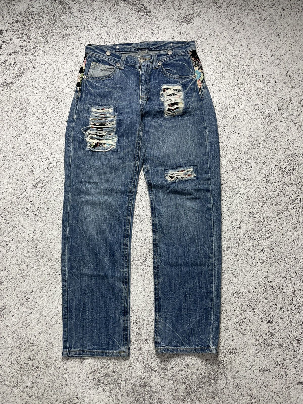 Karakuri Tamashii Rare Fading Japanese Karakuri Tamashi Sukajan Jeans Size US 30 / EU 46 - 1 Thumbnail