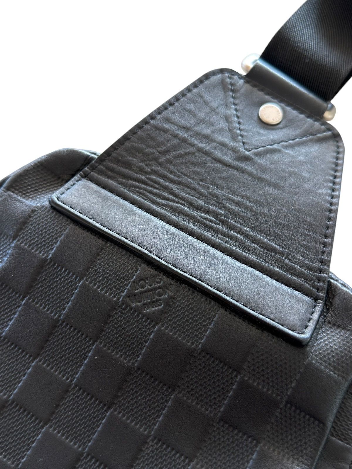 Louis Vuitton Louis Vuitton Damier Infini Black Leather Avenue Sling Bag Size ONE SIZE - 10 Thumbnail