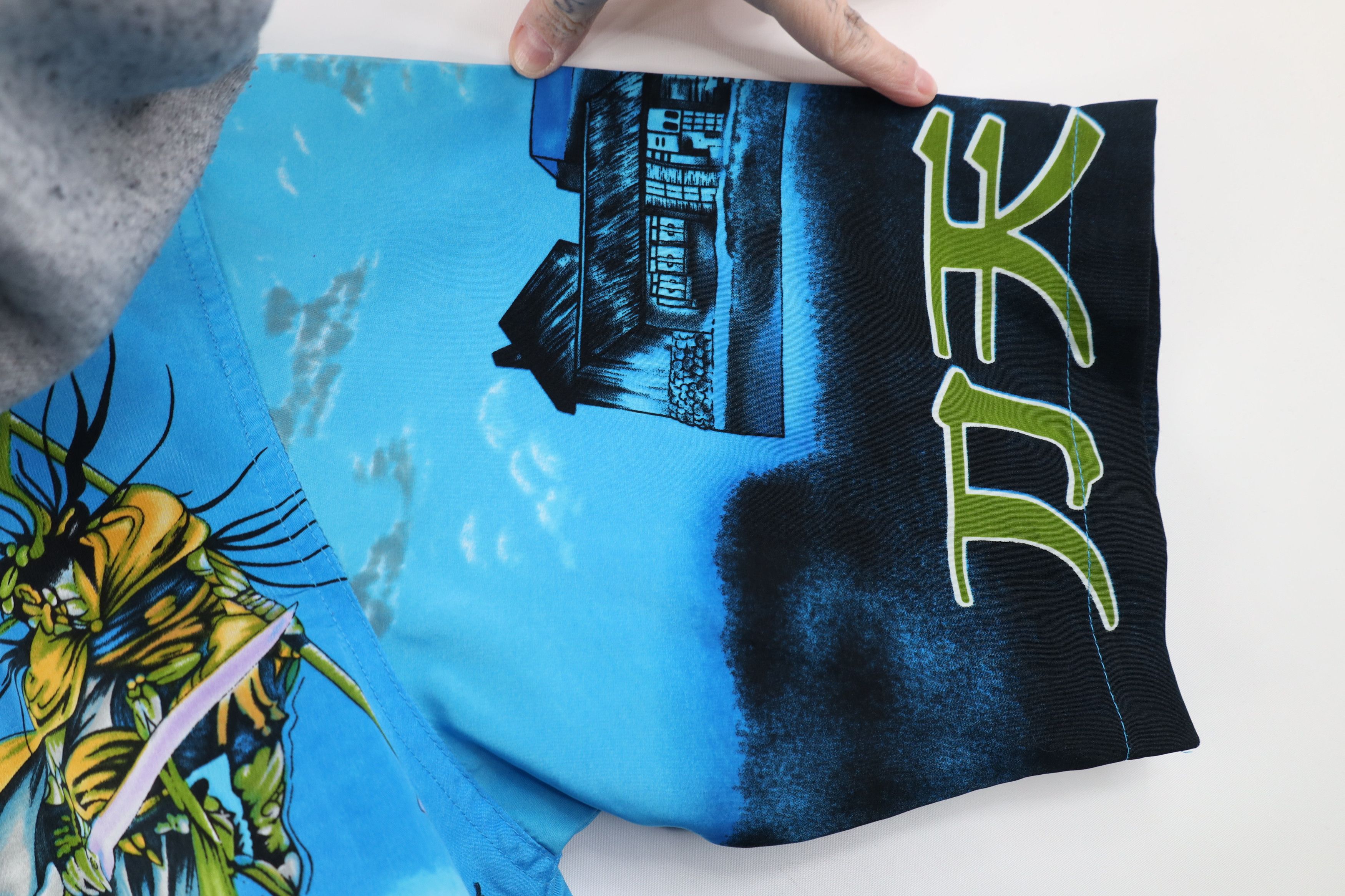 Vintage Vintage 90s Y2K Streetwear Samurai Warrior Button Shirt Size US L / EU 52-54 / 3 - 10 Thumbnail