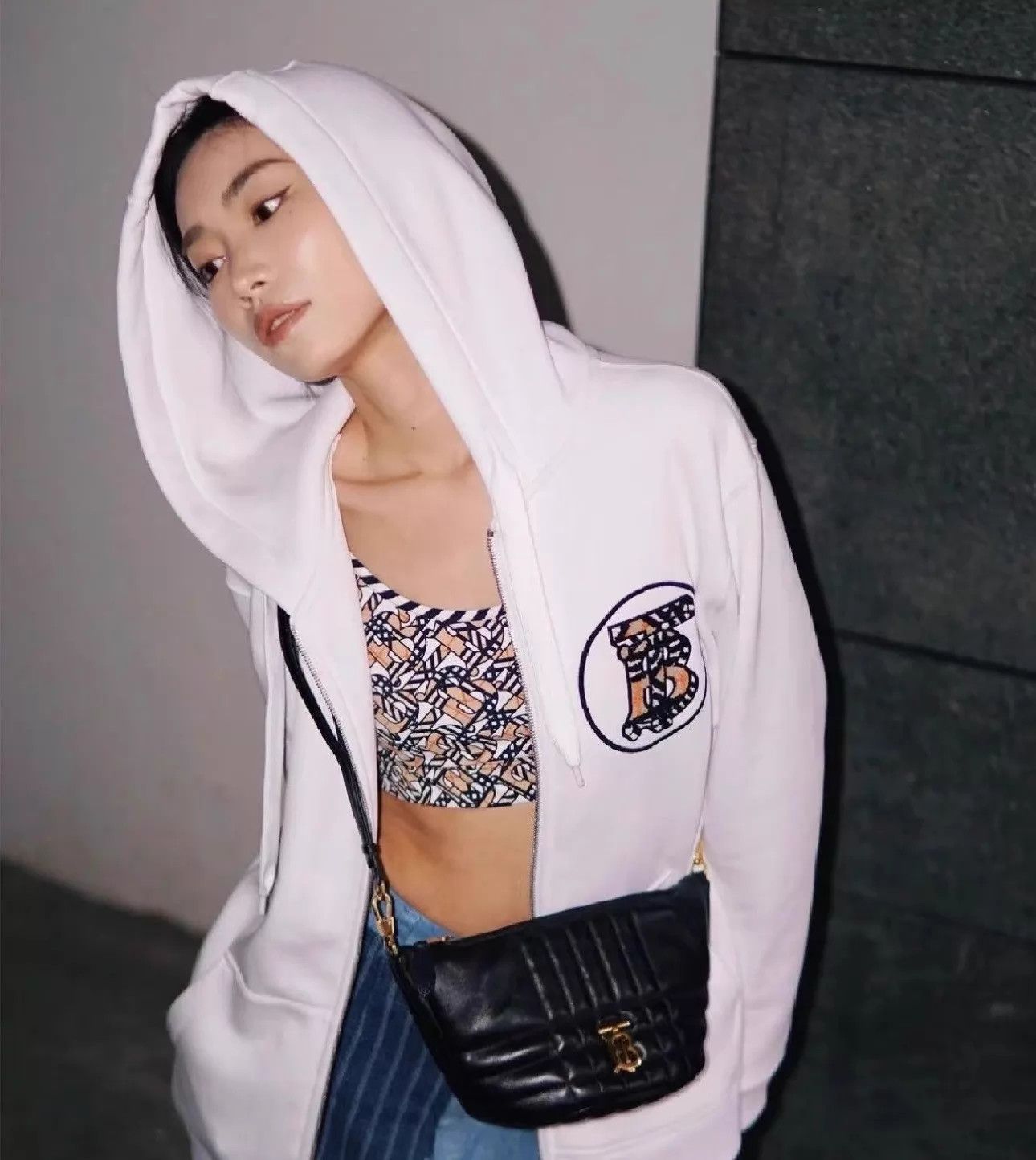 Burberry Burberry White Check Flocked Embroidered TB Logo Zip Jkt L Size L / US 10 / IT 46 - 8 Thumbnail