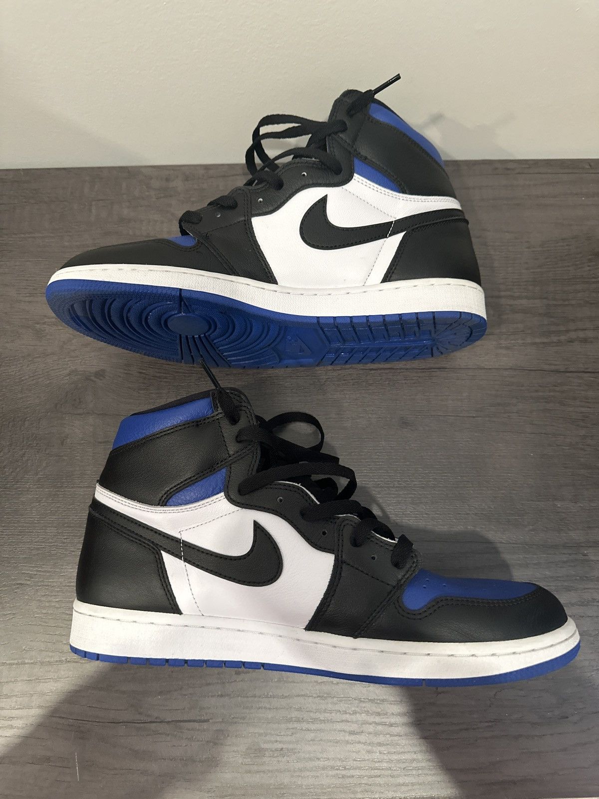 Jordan Brand Air Jordan 1 OG Royal Toe Size US 12 / EU 45 - 2 Thumbnail