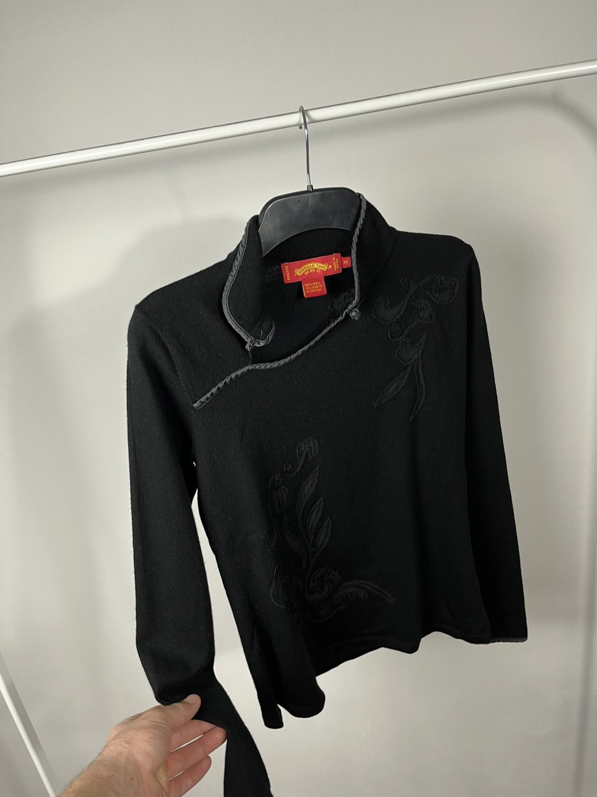Shanghai Tang Shanghai Tang Wool Sweater Black Embroidered Floral Style M Size M / US 6-8 / IT 42-44 - 8 Thumbnail