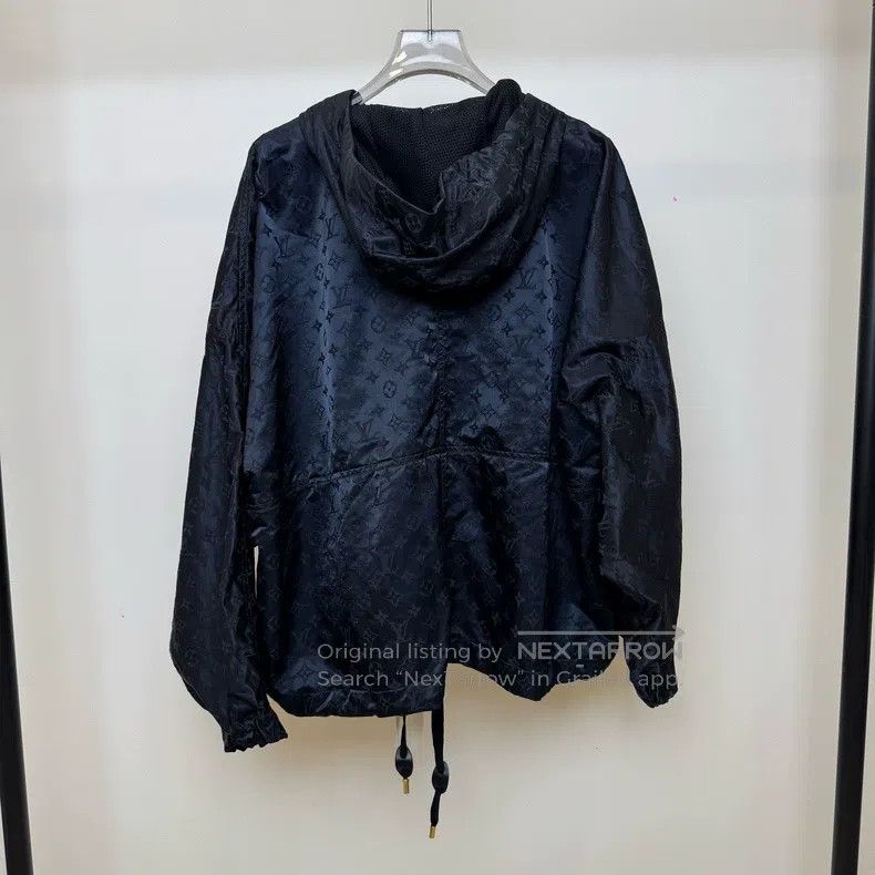 Louis Vuitton Louis Vuitton Black full print assault jacket Size XS / US 0-2 / IT 36-38 - 2 Thumbnail