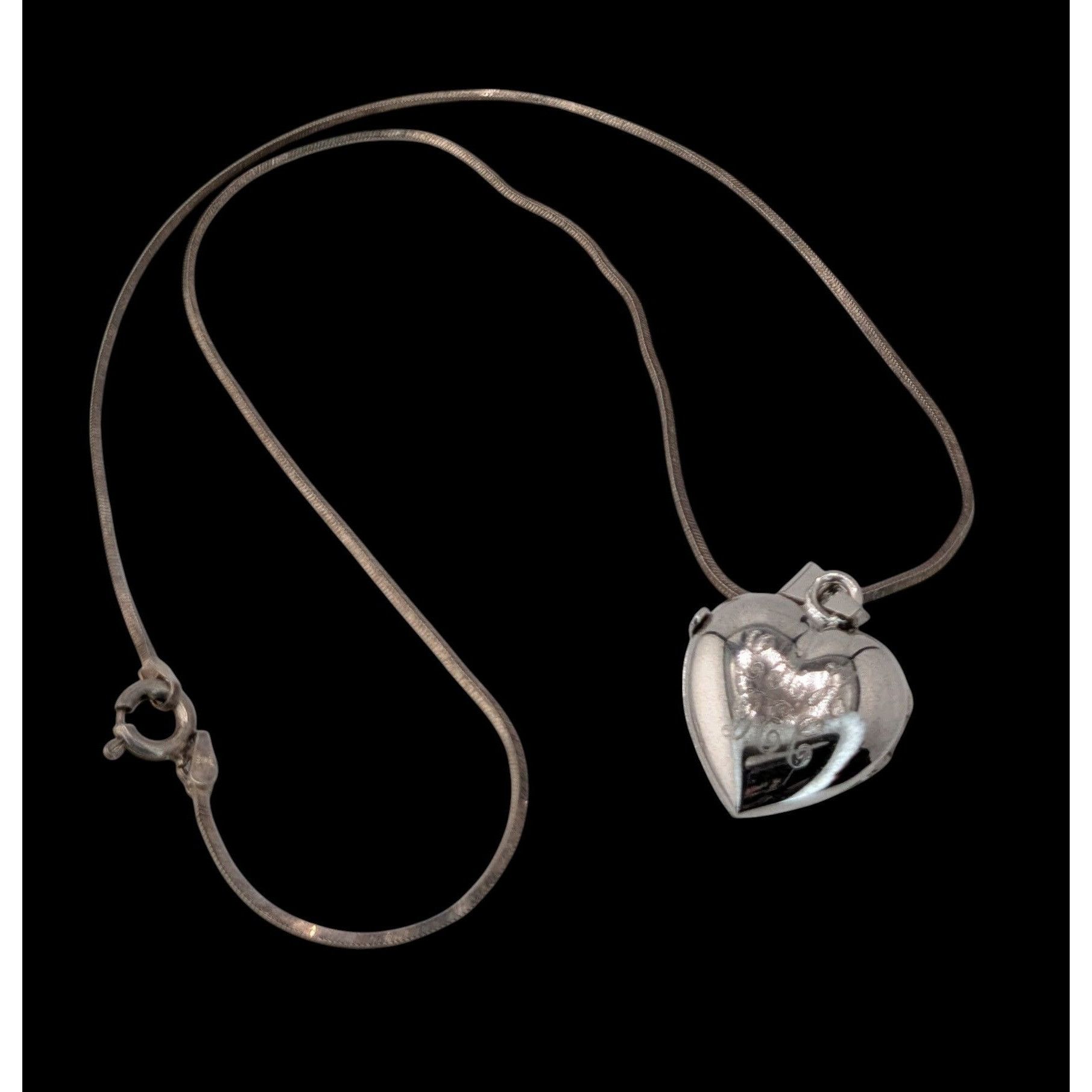 Other Vintage Engraved Sterling Silver Heart Locket Necklace Size ONE SIZE - 3 Thumbnail