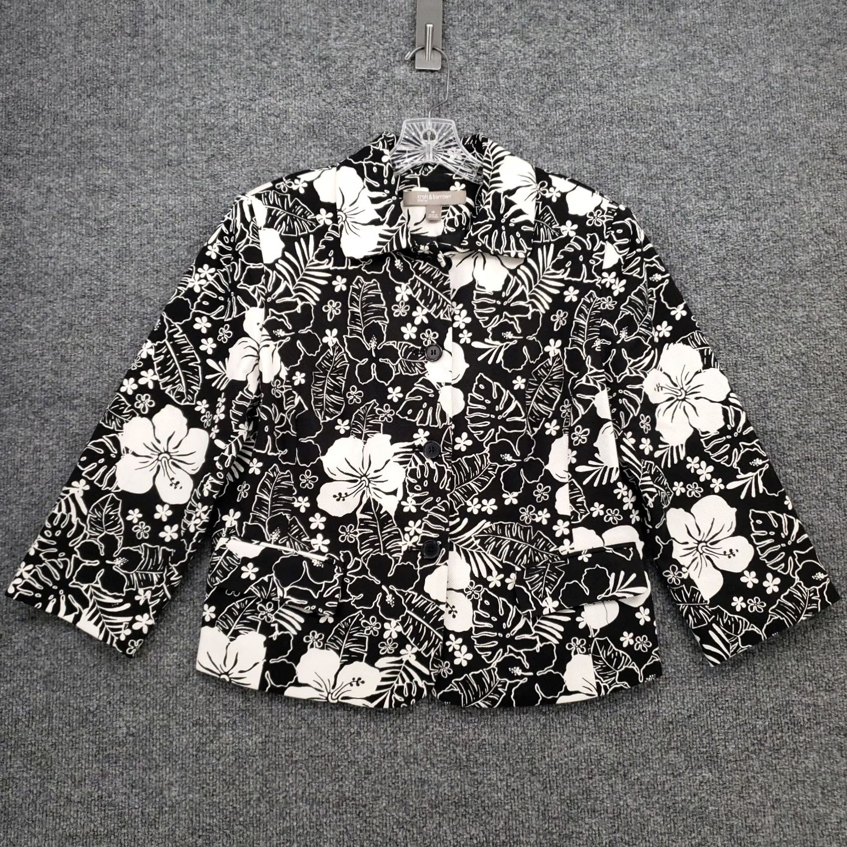 Croft & Barrow Croft & Barrow Jacket Womens 12 Black Long Sleeve Floral Button Front Cropped Short Jacket Size XL / US 12-14 / IT 48-50 - 3 Thumbnail