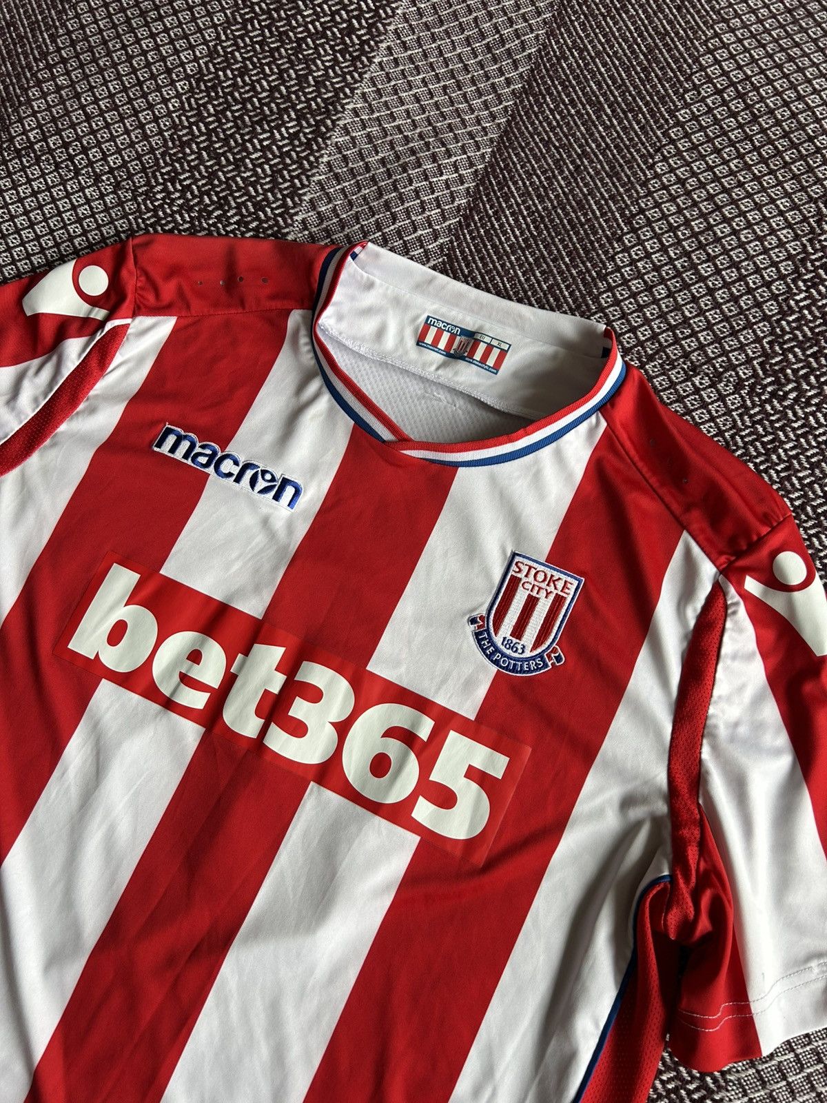 Vintage Stoke City England Home Soccer Jersey Stripes Size XL Size US XL / EU 56 / 4 - 8 Thumbnail
