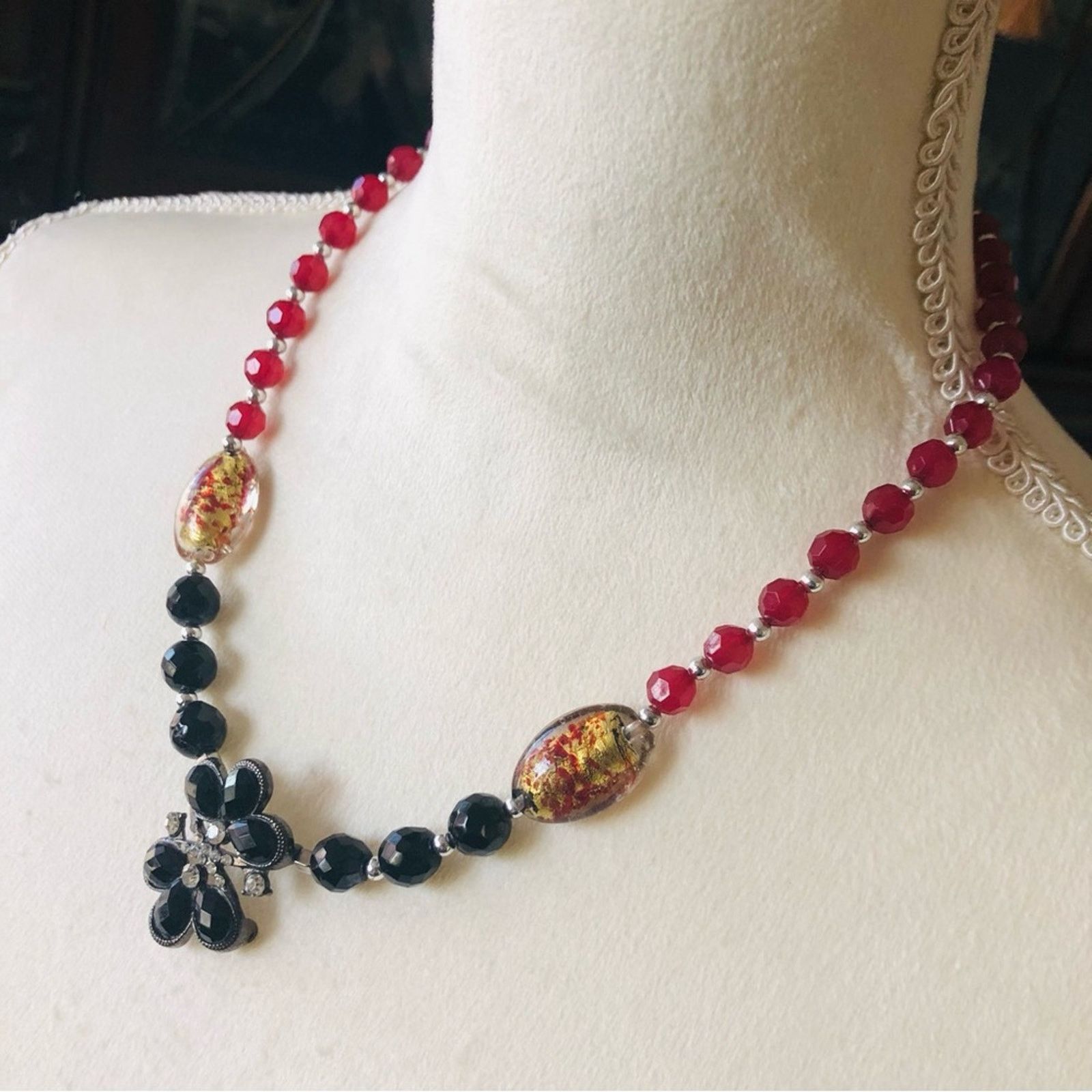 Handmade Handcrafted faceted glass and acrylic bead necklace Size ONE SIZE - 1 Thumbnail
