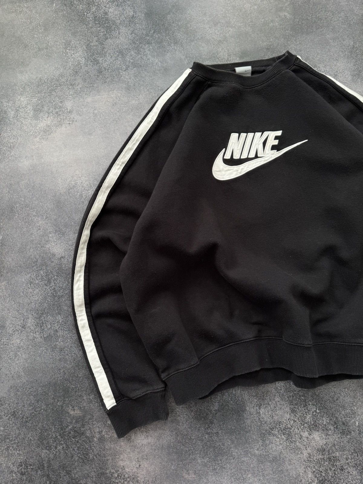 Nike Vintage Nike Big Logo Baggy Crewneck Sweatshirt y2k swoosh Size US XL / EU 56 / 4 - 2 Thumbnail