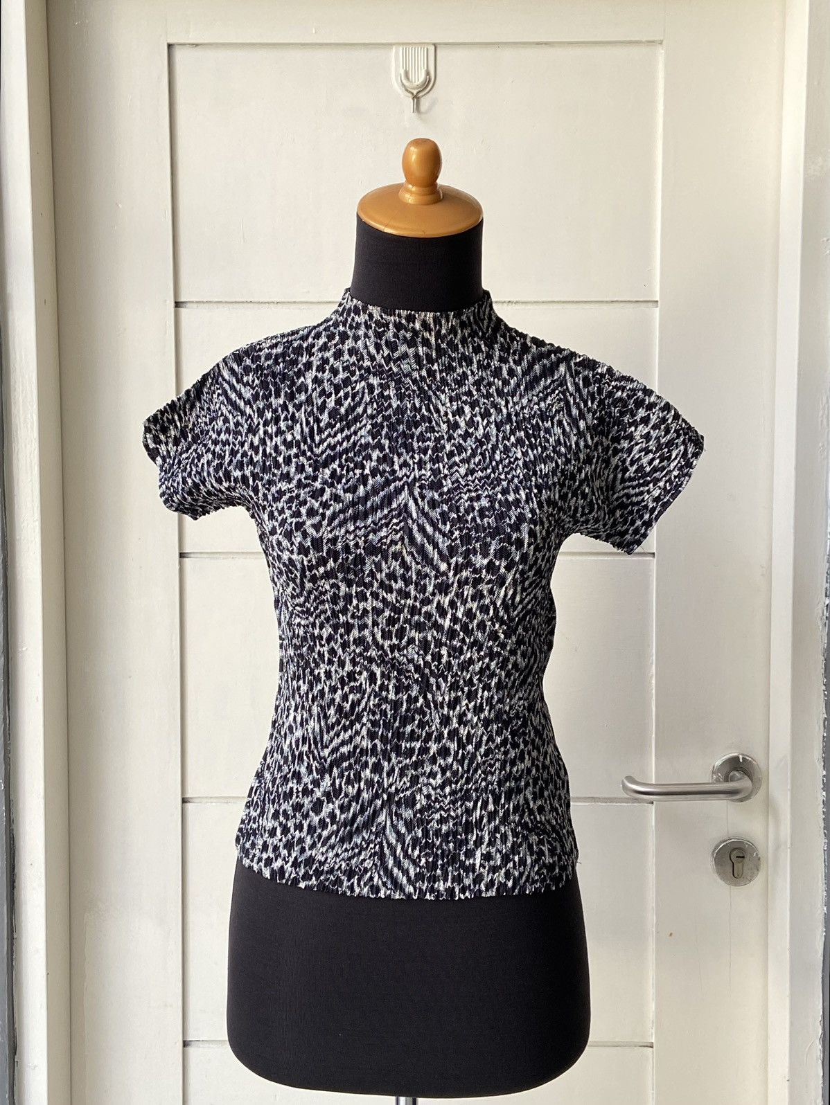 Designer × Japanese Brand VINVERT Black Pleats T-Shirt Size XXS / US 00 / IT 34 - 11 Thumbnail