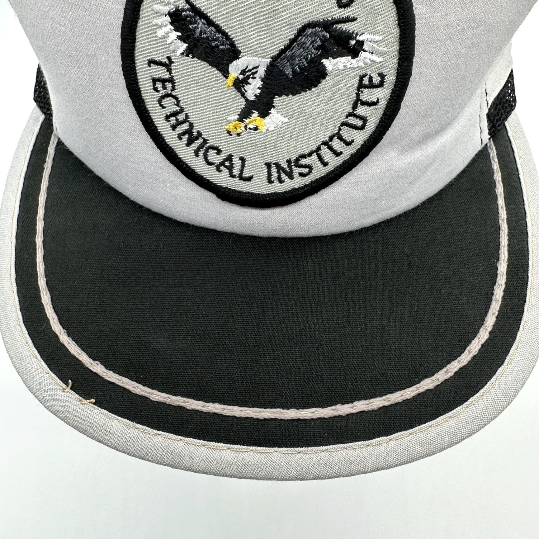 Vintage VINTAGE 3 STRIPE TRUCKER HAT TRUCK WYOMING Technical Institute Cap Eagle YoungAn Men One Size Gray USA Trucker Hat Mens Vintage Hats Size ONE SIZE - 5 Thumbnail