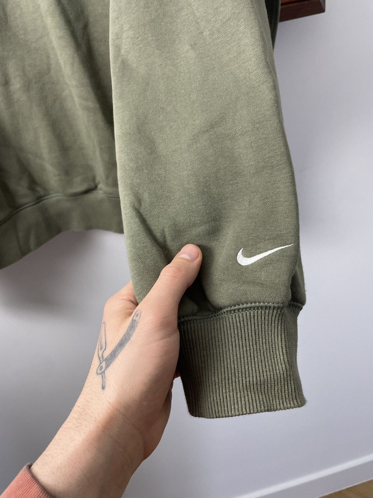 Nike nike spell out logo boxy crewneck khaki vintage Y2k travis Size US XL / EU 56 / 4 - 4 Thumbnail