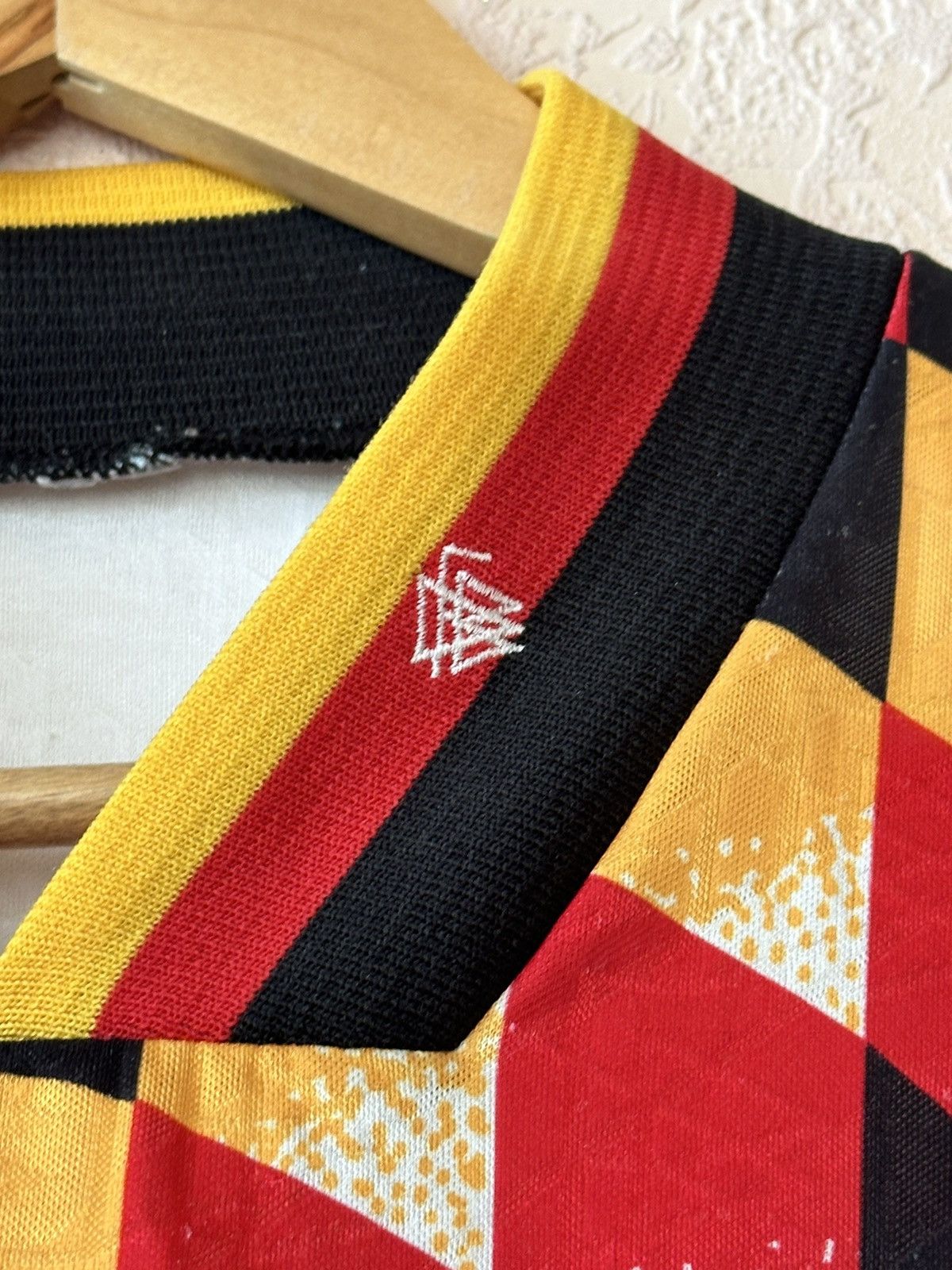 Vintage ADIDAS GERMANY 1994 1996 HOME FOOTBALL SHIRT SOCCER JERSEY Size US L / EU 52-54 / 3 - 7 Thumbnail