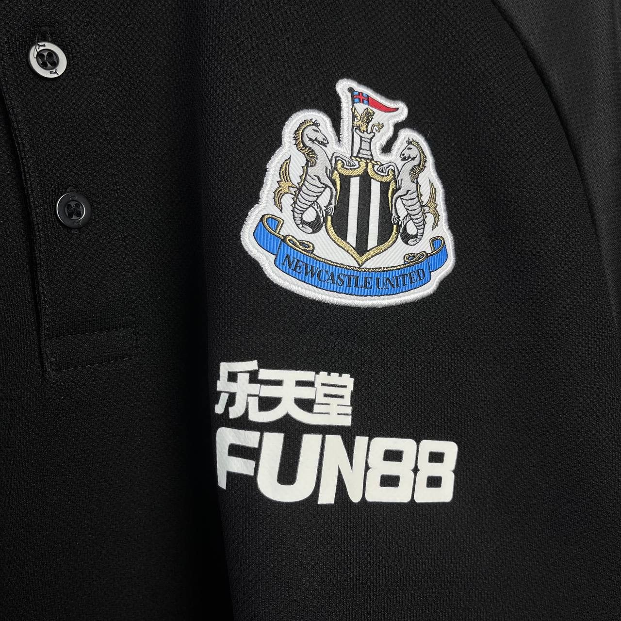 Puma NewCastle United 2017/2018 Football Soccer Jersey Polo Size US XL / EU 56 / 4 - 3 Thumbnail