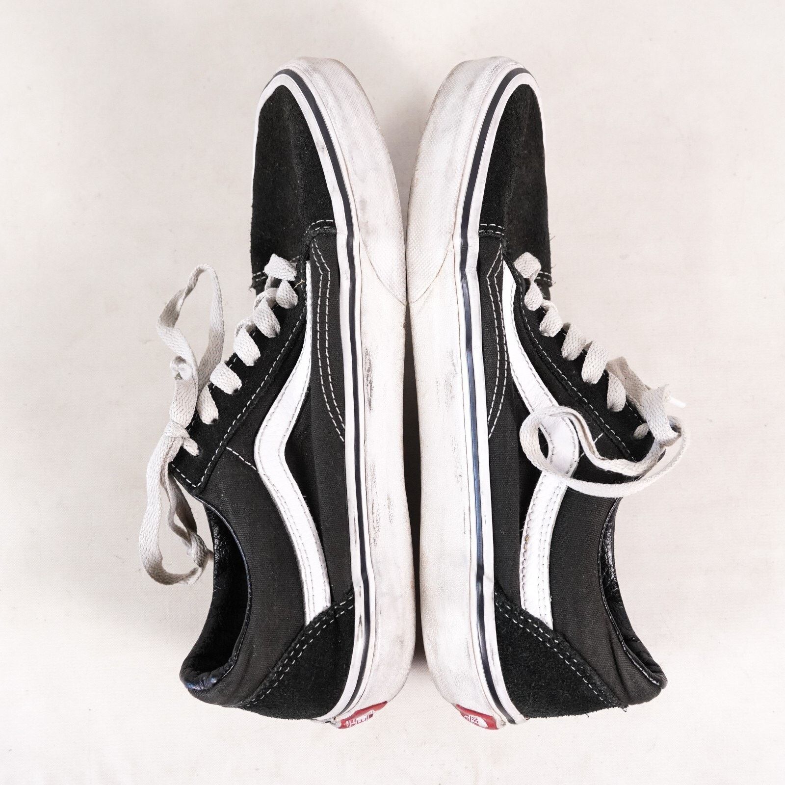 Vans Vans Off The Wall Athletic Skate Shoe Casual Sneaker Men 5.5 Size US 5.5 / EU 38 - 5 Thumbnail
