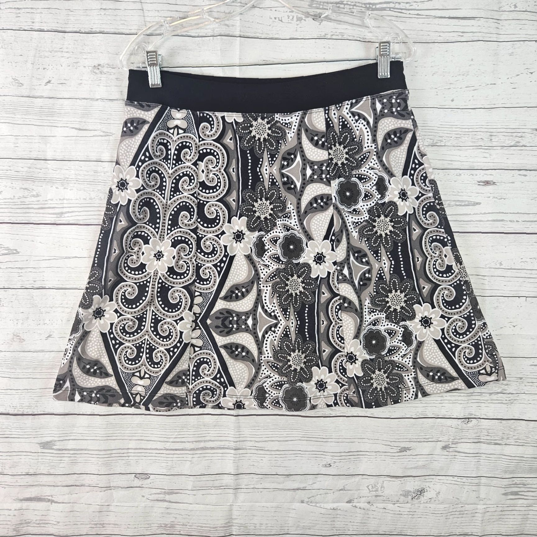 Prana Prana Womens Skirt Small Gray Black Floral Pull On A-Line Short Polyester Womens Size 28" / US 6 / IT 42 - 2 Thumbnail
