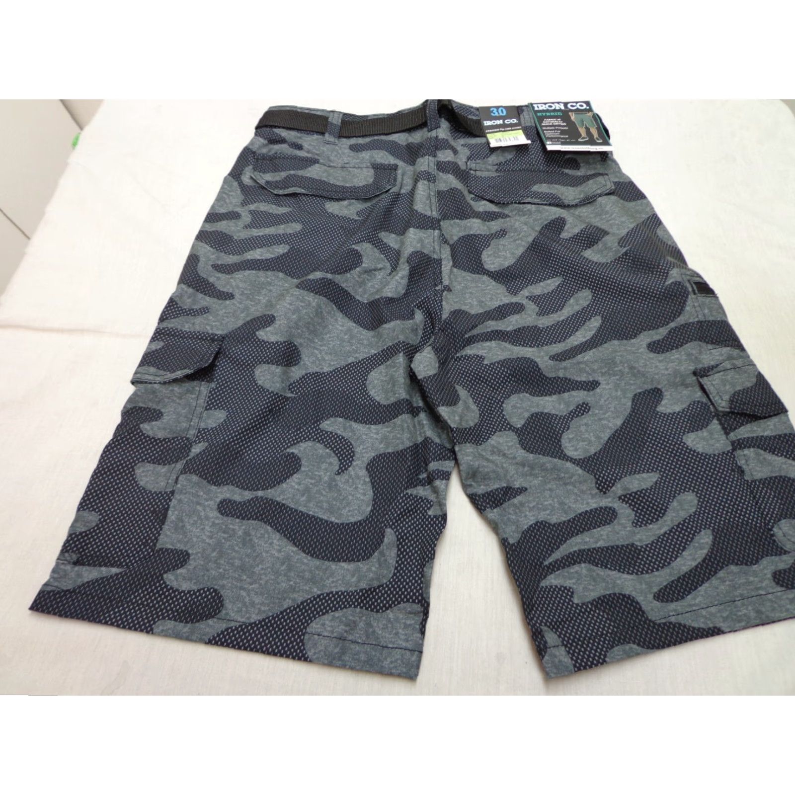 Vintage IRON CO. Hybrid Shorts Gray Camo Belted 30 NEW Men Regular Size 30 Camouflage 92% Polyester 8% Spandex IRON CO. Hybrid Shorts Size US 30 / EU 46 - 3 Thumbnail