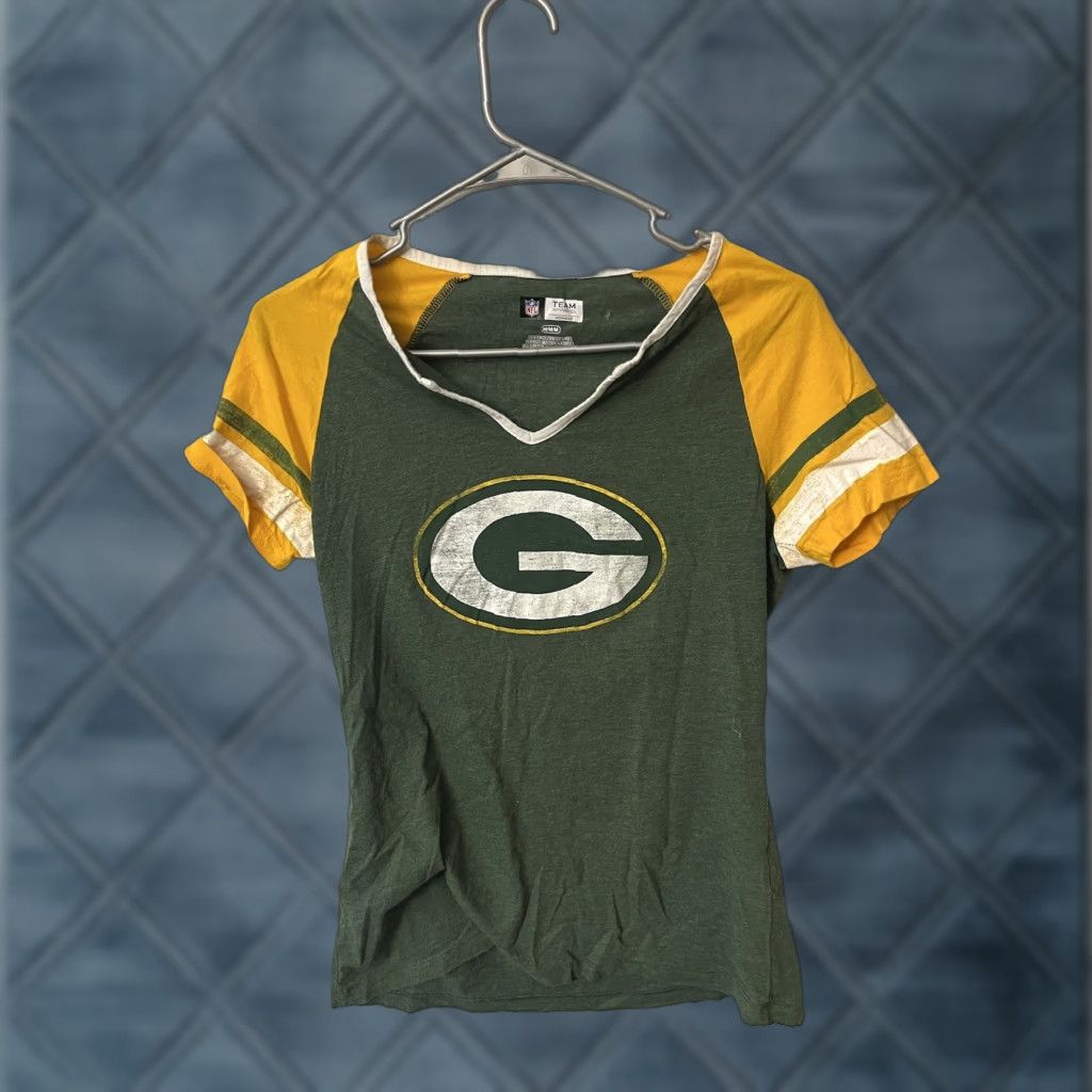 NFL V-Neck T-Shirt NFL Green Bay Packers Women's Logo Tee M Team Apparel Green Cotton Polyester Blend Short Sleeve Vintage: No Size M / US 6-8 / IT 42-44 - 1 Thumbnail