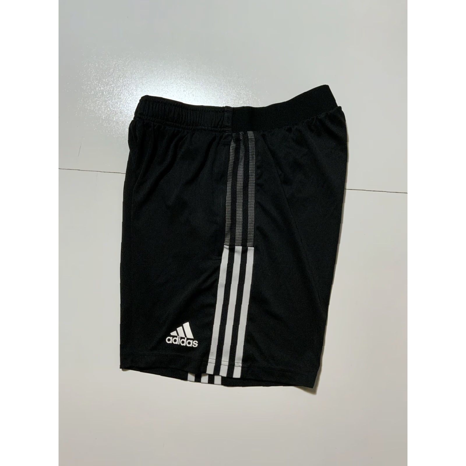 Adidas Adidas X Undefeated Los Angeles Junior Kings Hockey 8” Inseam Black Shorts Sz. M Size US 33 - 4 Thumbnail