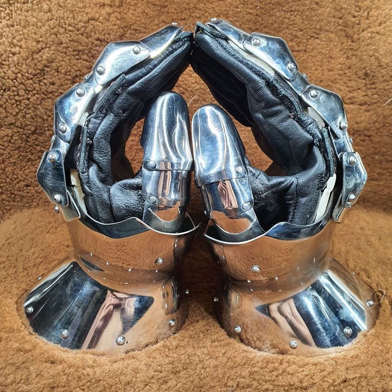 Vintage Balenciaga Inspiration Handmade Chevalier Knight Gauntlets Size ONE SIZE - 6 Thumbnail