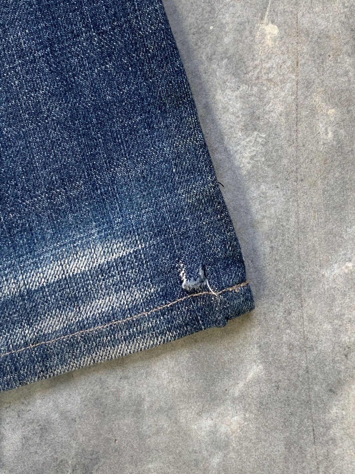 Japanese Brand Uniqlo Punk Distressed Twisted Leg Flare Jeans Size US 30 / EU 46 - 9 Thumbnail