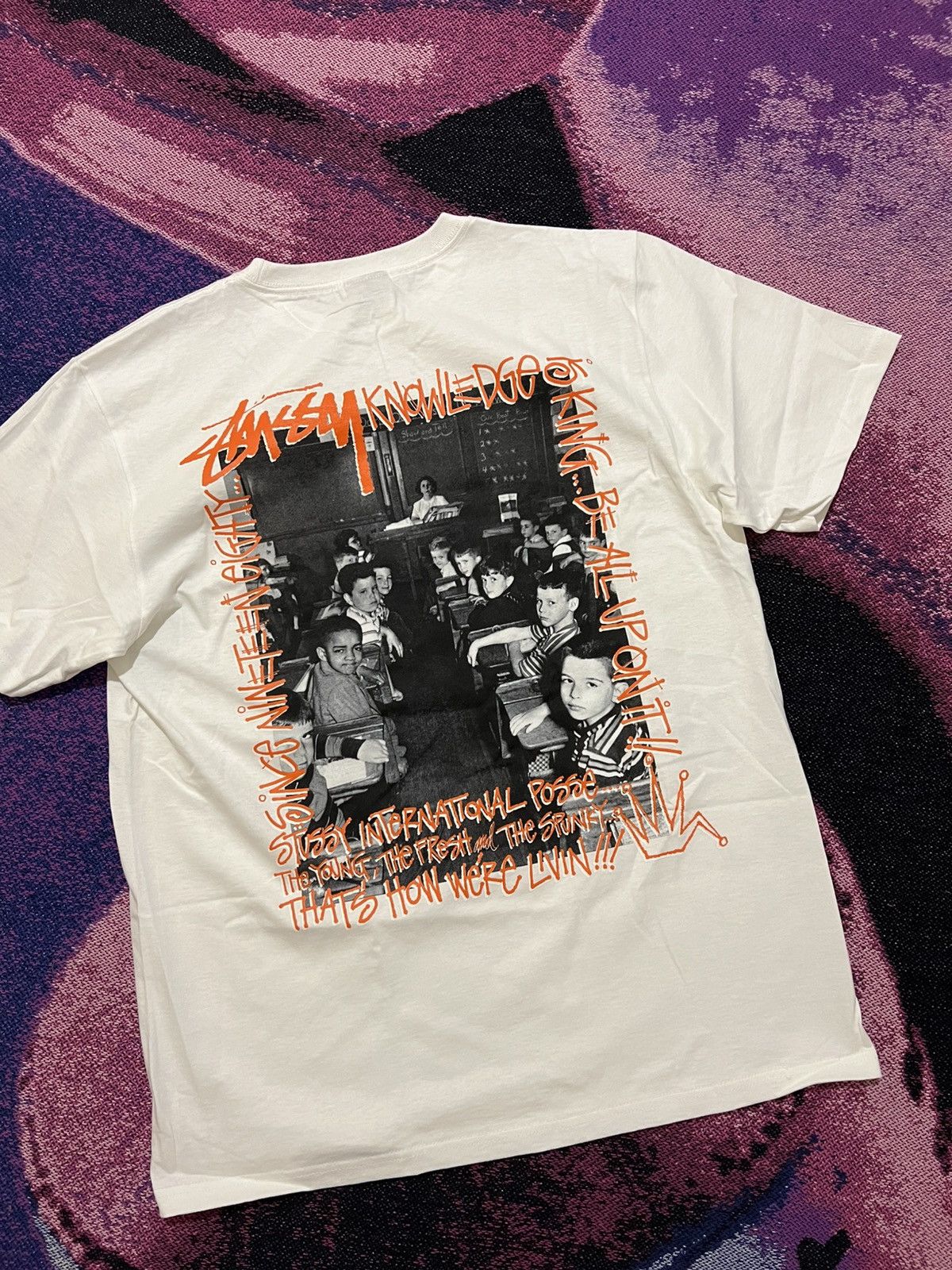 ★関税込★Stussy★Stussy Classroom T-Shirt★Pepper ☆関税込☆Stussy☆Stussy Classroom T-Shirt☆Pepper