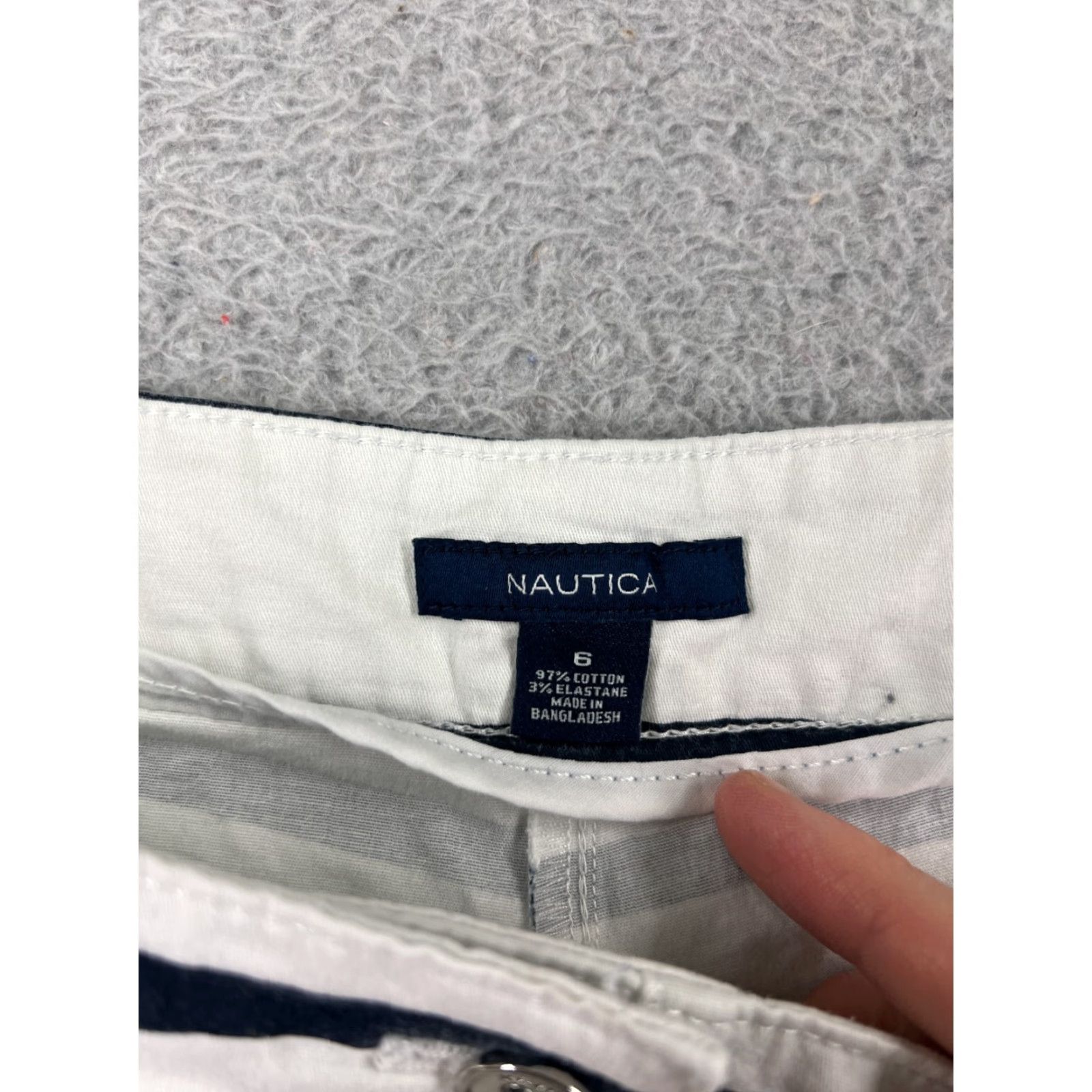 Nautica Nautica Shorts Women 6 White Stripe Twill Pockets 29x5 Cotton Blend Stretch Size 28" / US 6 / IT 42 - 4 Thumbnail