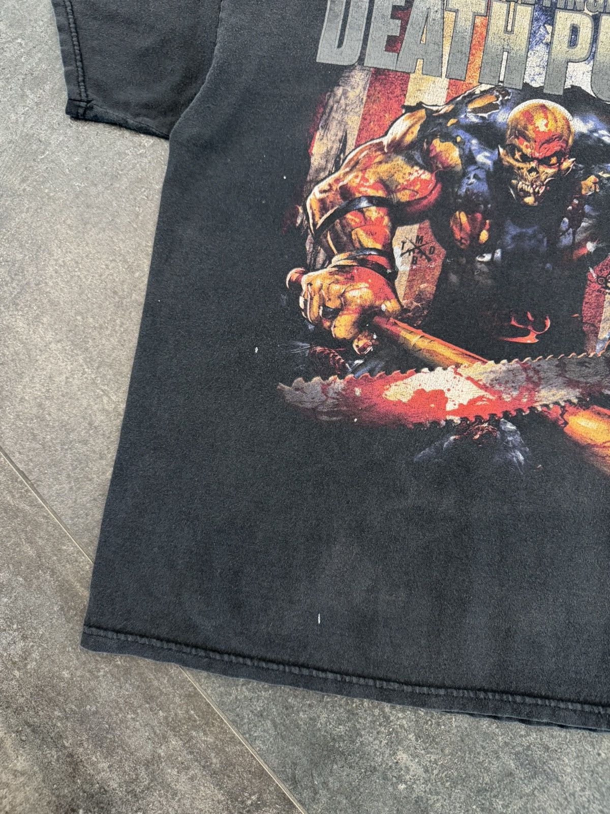 Band Tees Vintage 2000’s Five Finger Death Punch Band Tee T Shirt Size US XL / EU 56 / 4 - 9 Thumbnail