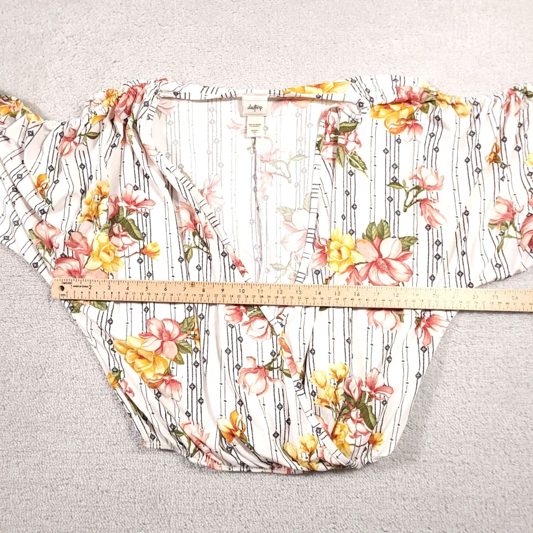 Vintage Daytrip Shirt Women's M Floral Surplice V-Neck Wide Half Sleeve Crop USA Shirt Women Size M / US 6-8 / IT 42-44 - 6 Thumbnail