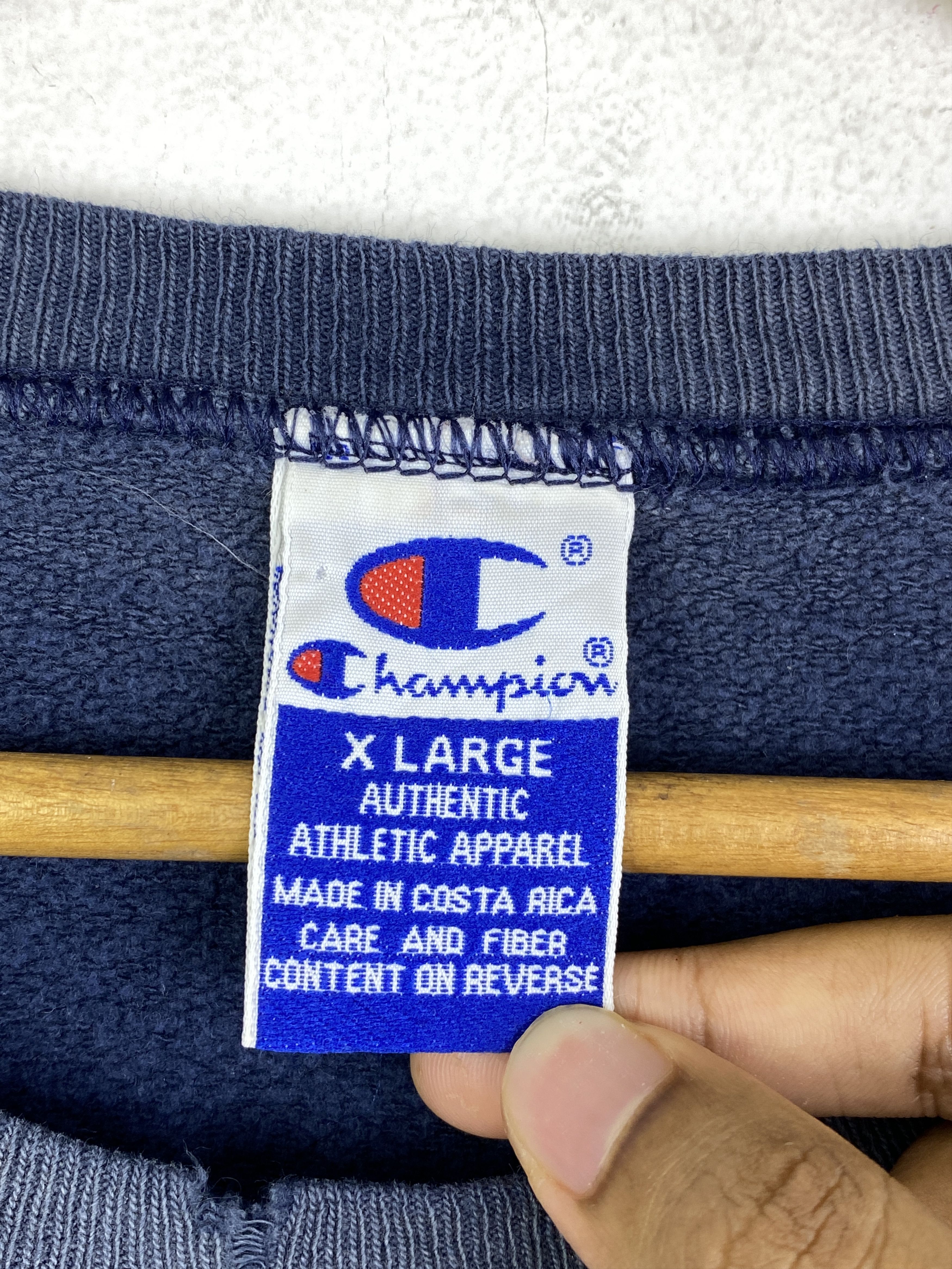 Champion Vintage 90s Champion Faded Distressed Sweatshirt SH0252 Size US XL / EU 56 / 4 - 5 Thumbnail