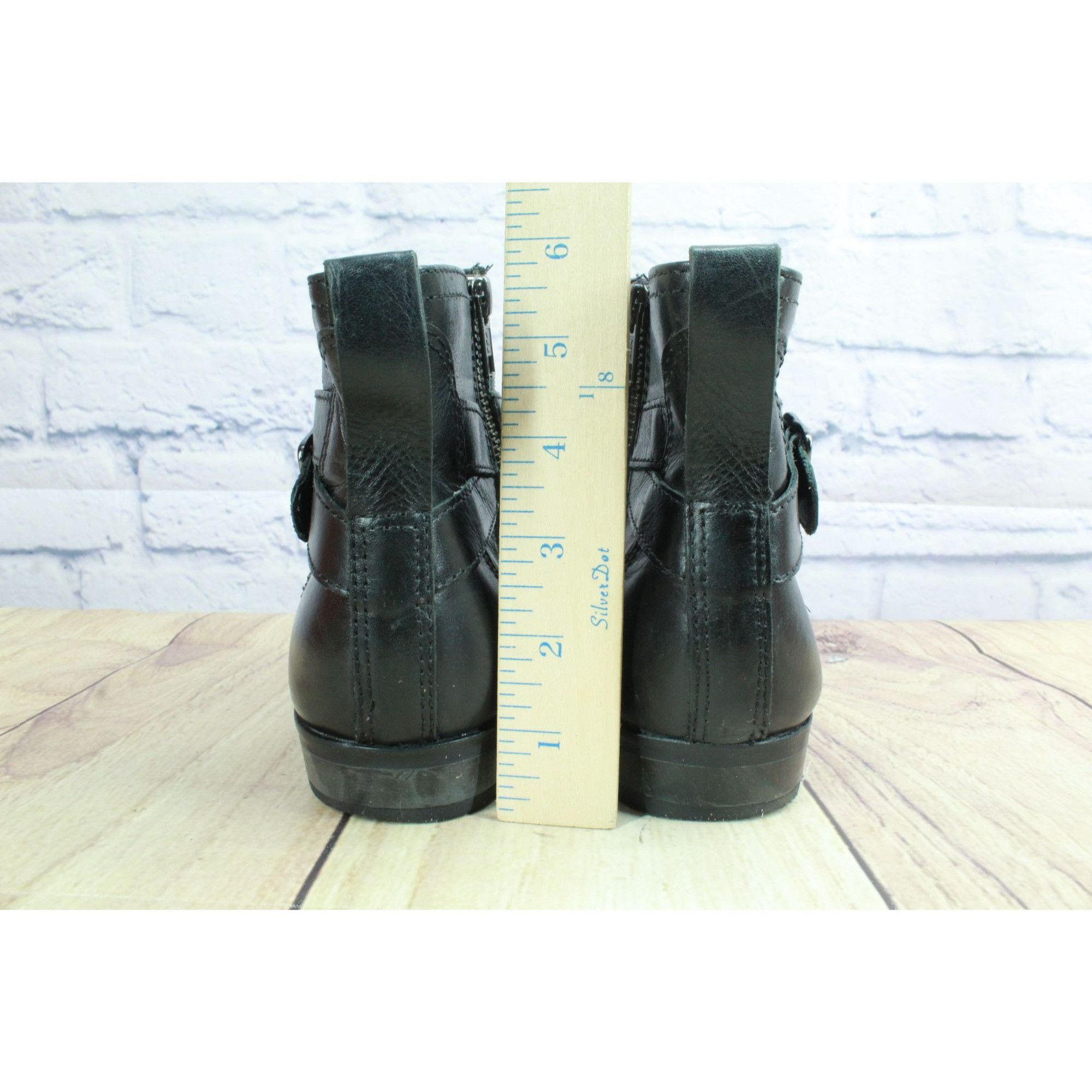 L.L. Bean LL Bean Black Leather Buckle Side Zip Ankle Booties Size US 8.5 / IT 38.5 - 6 Thumbnail