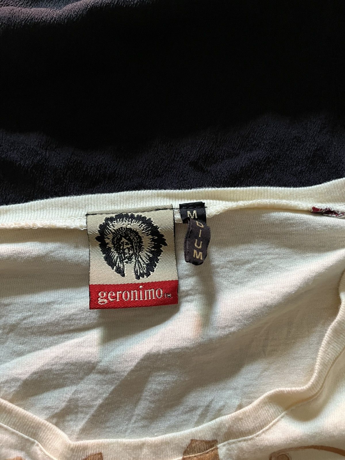 20471120 Vintage geronimo feather wax tribes tshirts Size US M / EU 48-50 / 2 - 4 Thumbnail