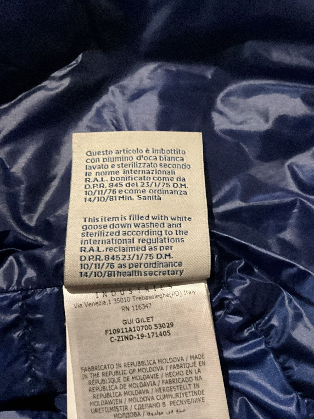 Moncler Moncler vest pre owned large blue Size US L / EU 52-54 / 3 - 9 Thumbnail