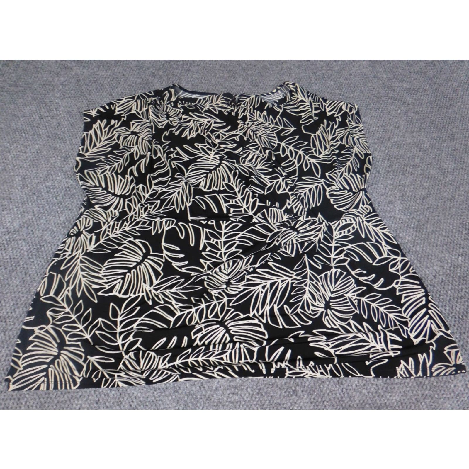 Vintage Lane Bryant Blouse Womens Plus 28 Black Floral Knit Sleeveless Button-Down Crew Neck ; Size 4XL / US 24-26 - 2 Thumbnail