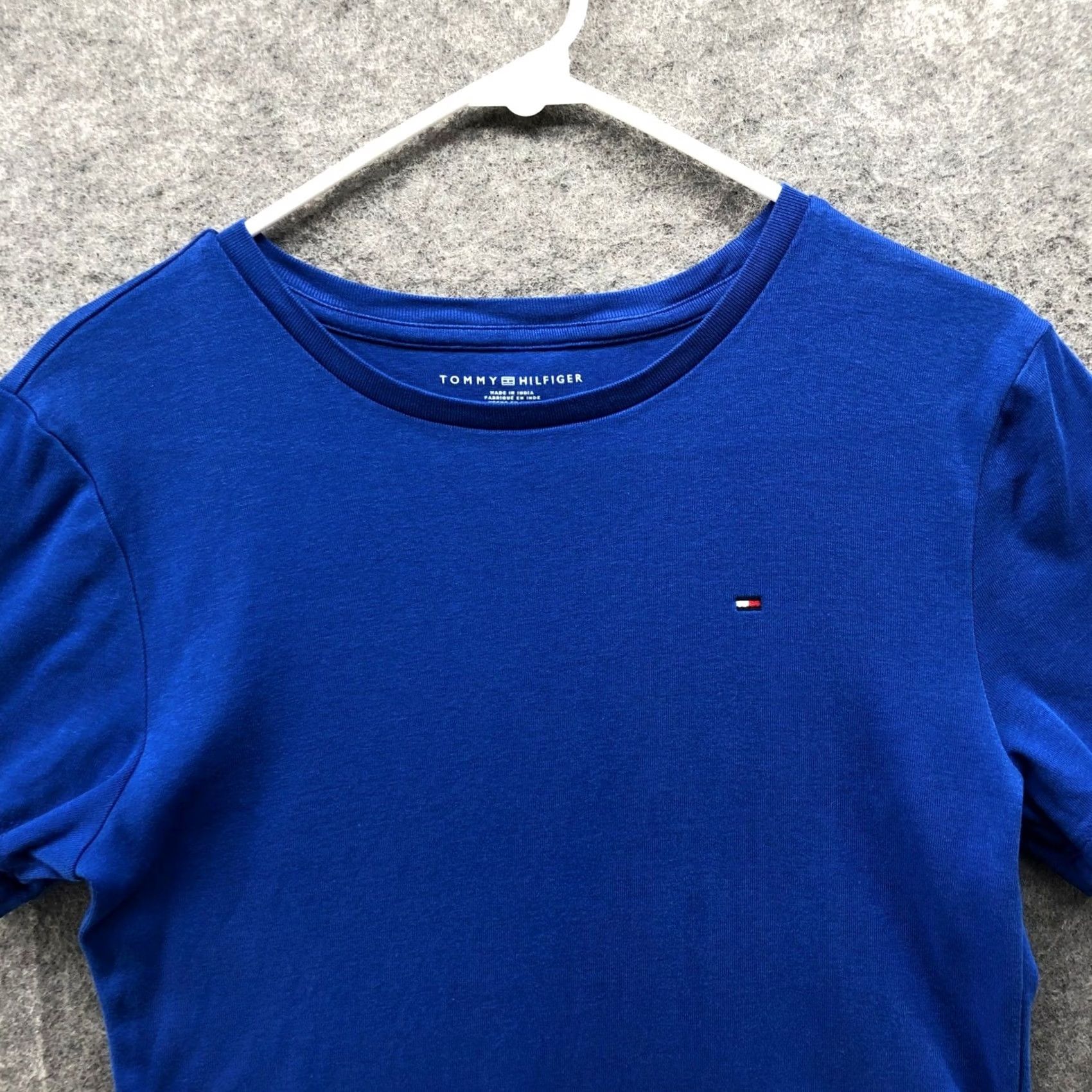 Tommy Hilfiger VINTAGE Tommy Hilfiger Essential T-Shirt Womens L Royal Blue Short Sleeve Crewneck Size L / US 10 / IT 46 - 3 Thumbnail