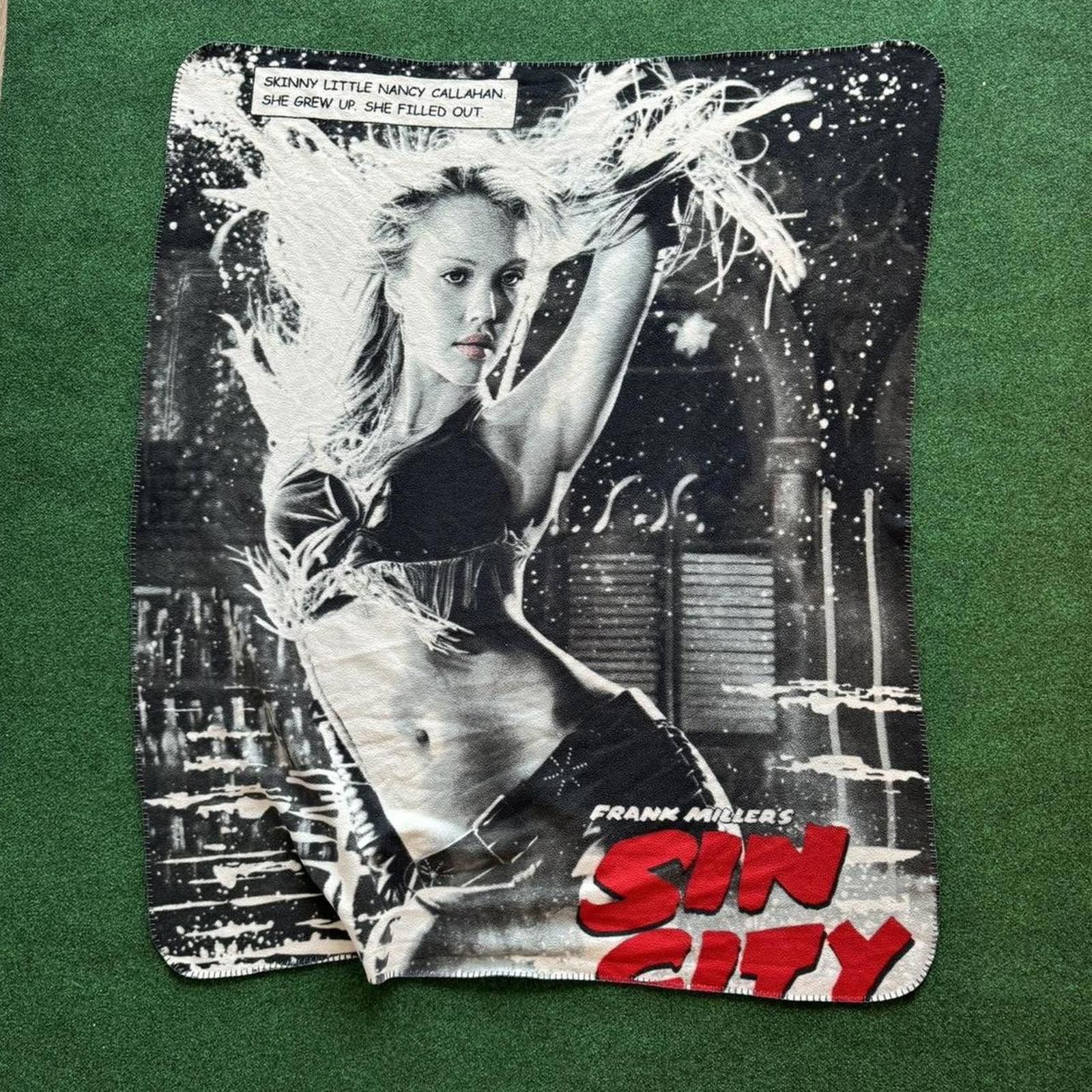 Other Sin City Frank Miller Black And White Fleece Throw Blanket Size ONE SIZE - 1 Thumbnail