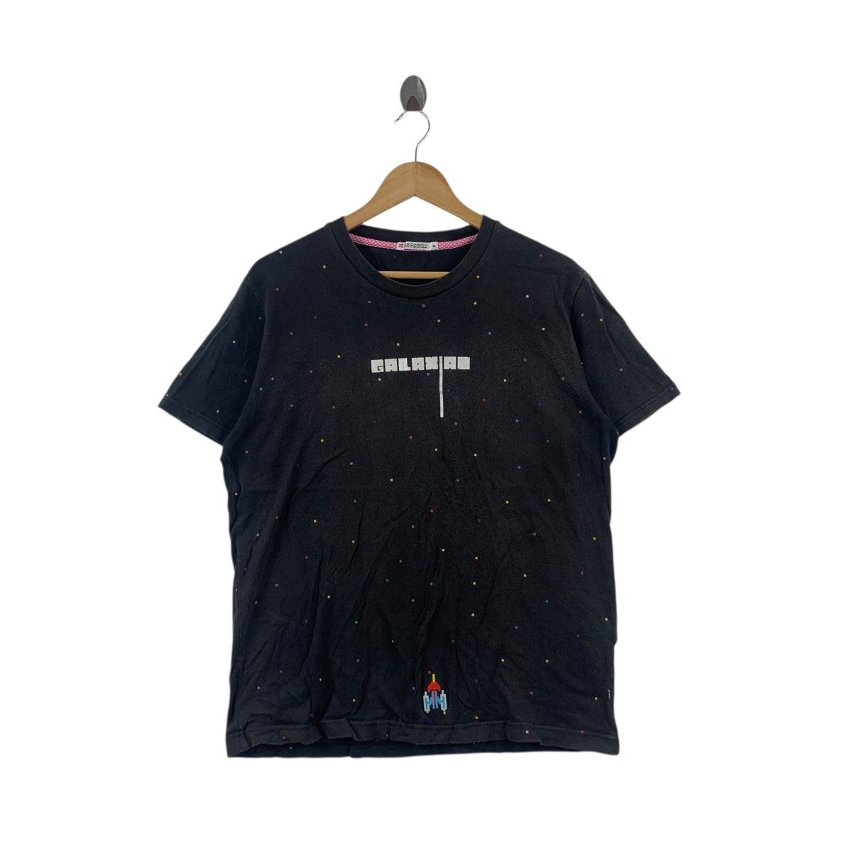 Uniqlo UNIQLO x NAMCO GALAXIAN Video Game Tee Shirt Top Hiroshi Ono Size US XL / EU 56 / 4 - 1 Thumbnail
