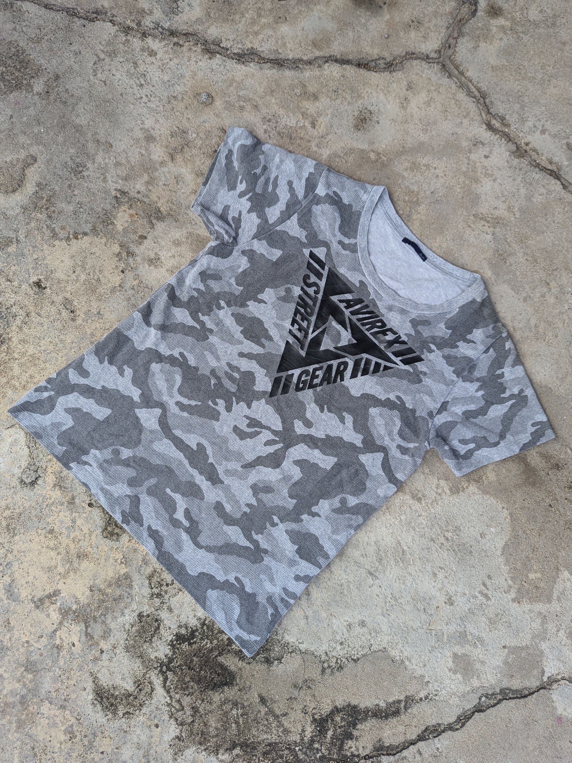 Avirex × Japanese Brand Vintage Avirex Street Gear Camouflage T Shirt Size US S / EU 44-46 / 1 - 2 Thumbnail