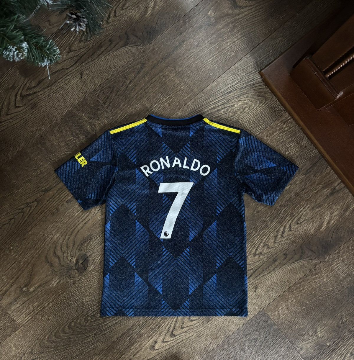 Adidas Adidas Manchester United Shirt 2021/22 Size 28 CR7 RONALDO Size US XS / EU 42 / 0 - 3 Thumbnail