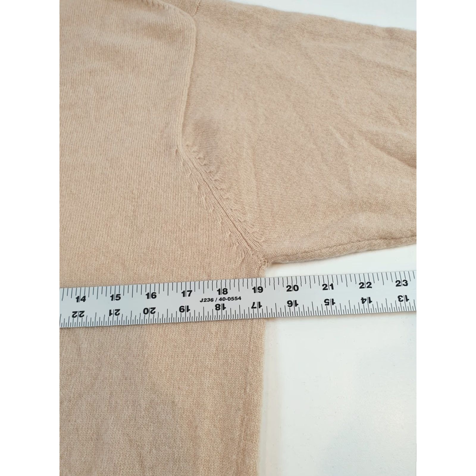 Vintage VINTAGE Snow Lotus Sweater Womens 40 Beige 100% Cashmere Floral Embroidered Pullover Size S / US 4 / IT 40 - 7 Thumbnail