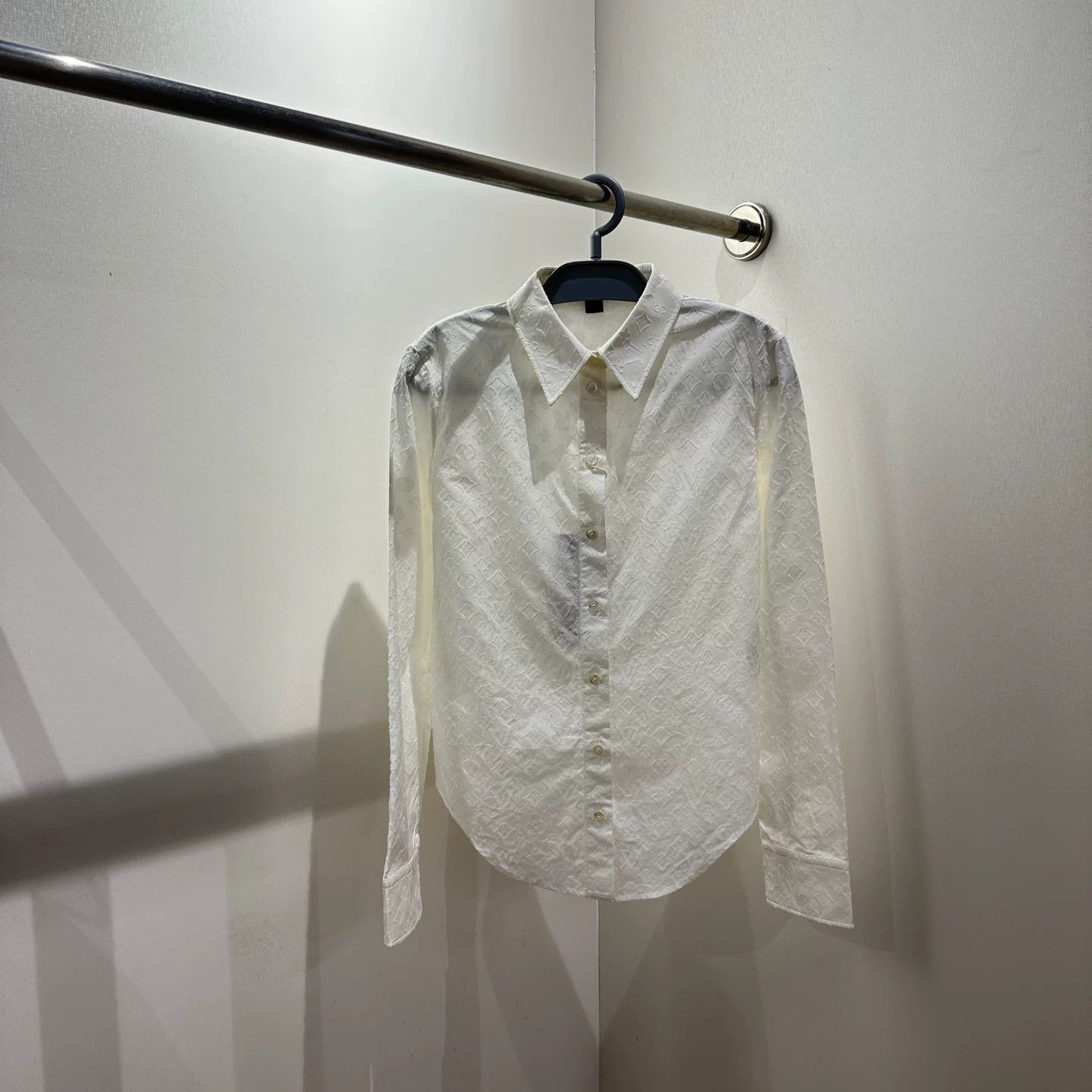 Louis Vuitton Louis Vuitton T-Shirt it_36 Women Size XS / US 0-2 / IT 36-38 - 1 Thumbnail