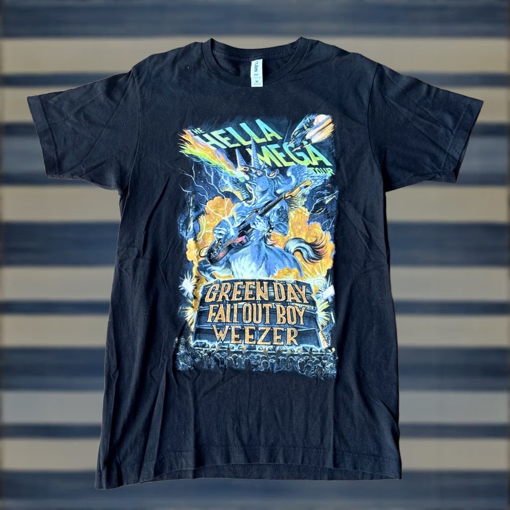 Gildan VINTAGE The Hella Mega Green Day Weezer Fall Out Boy Tour 2021 T-Shirt Medium Size US M / EU 48-50 / 2 - 1 Thumbnail