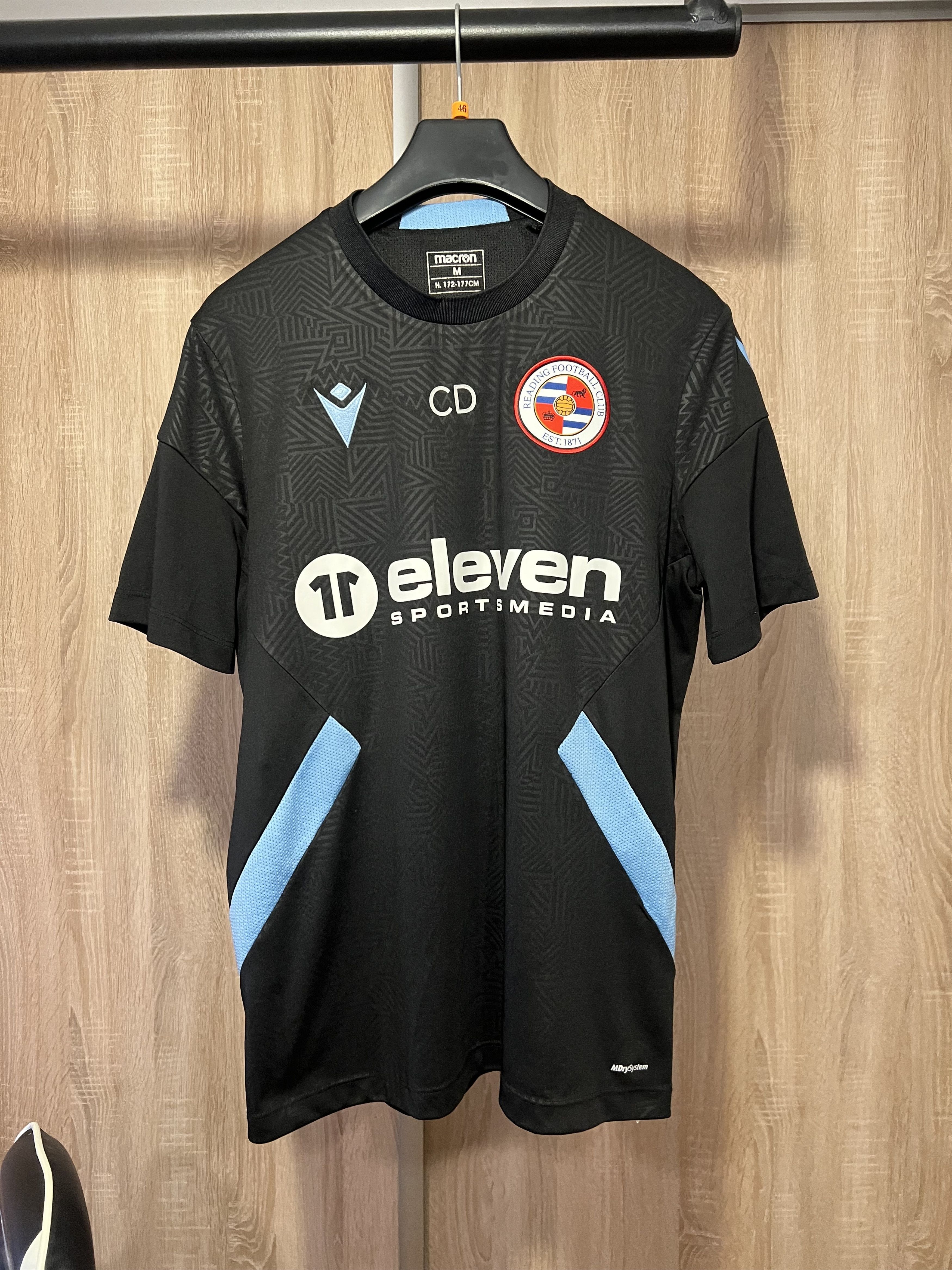 Macron Reading 2021-22 Macron training jersey size M Size US M / EU 48-50 / 2 - 1 Thumbnail