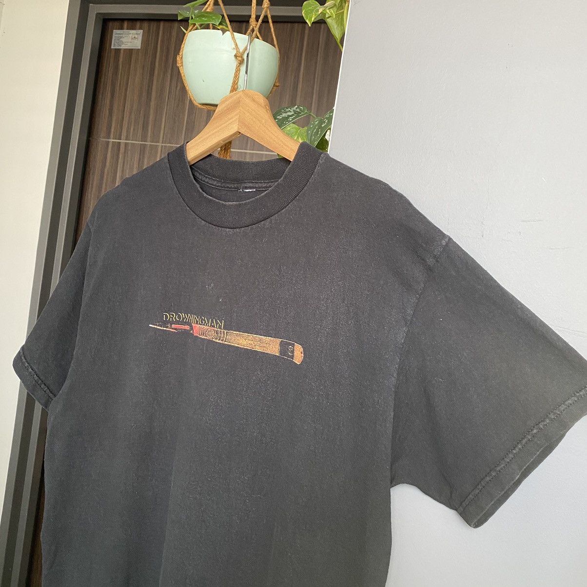 Band Tees Thrashed Faded Vintage Y2K Drowning Man Band ERD GRUNGE TEE Size US L / EU 52-54 / 3 - 4 Thumbnail