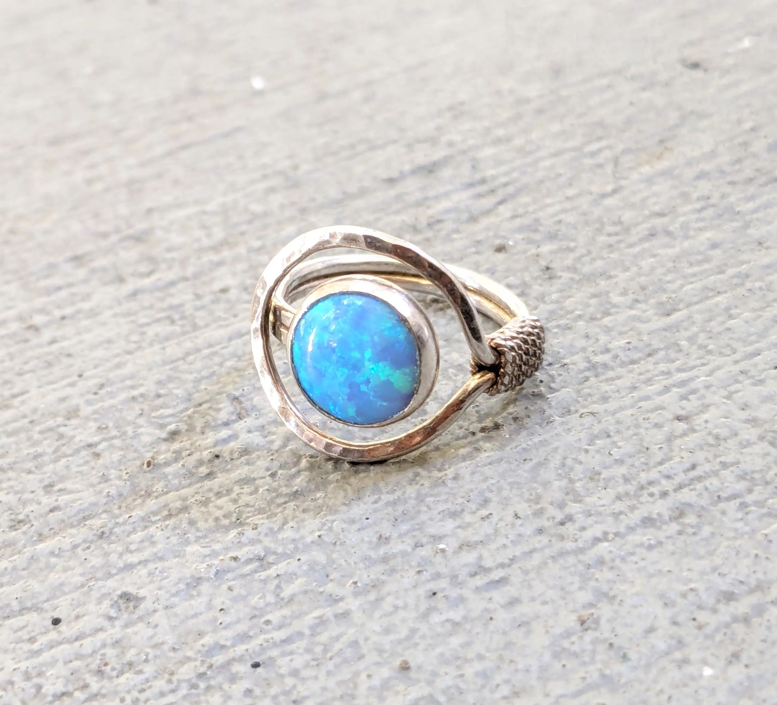 Jewelry Vintage Sterling Silver Ring Blue Opal 6 Round Blue Modern Size ONE SIZE - 1 Thumbnail