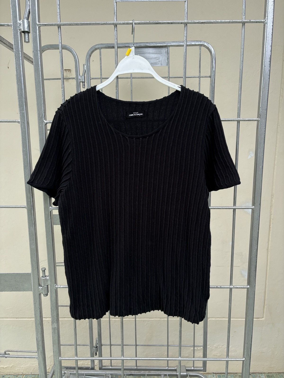 Comme des Garcons Comme des Garcons pleated black T-shirt Size US M / EU 48-50 / 2 - 2 Thumbnail