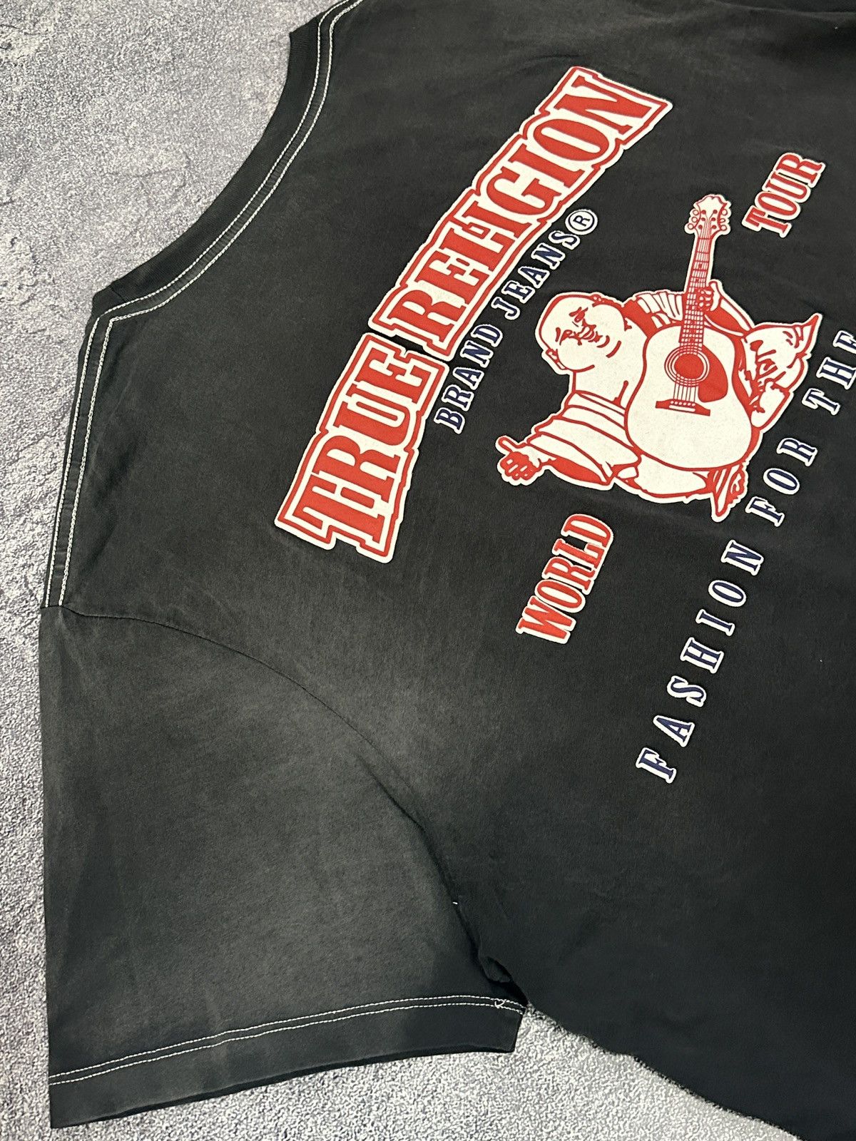True Religion Vintage True Religion Big Logo Faded T-Shirt XXL Y2K Size US XXL / EU 58 / 5 - 7 Thumbnail