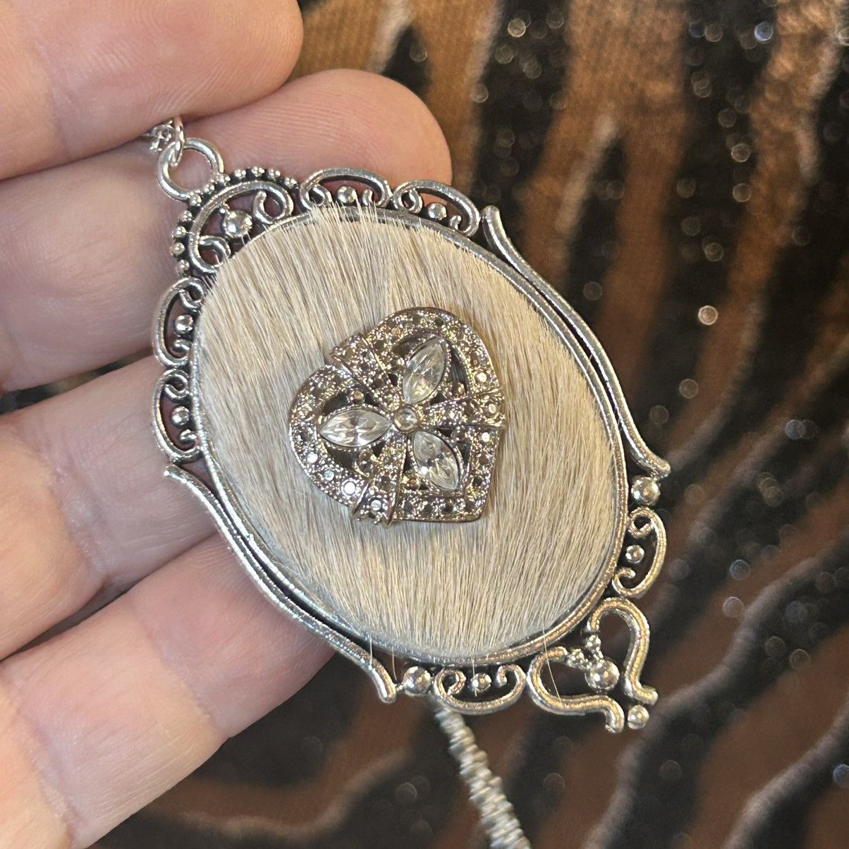 Handmade Handcrafted cowhide vintage gem cameo pendant necklace Size ONE SIZE - 1 Thumbnail