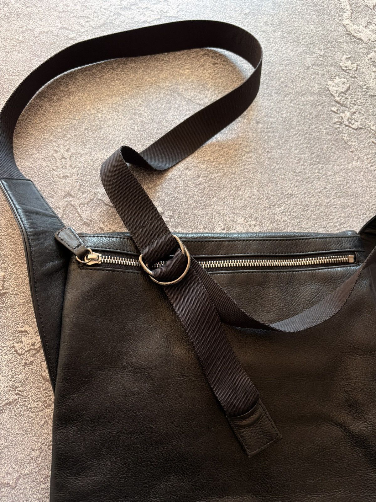 agnes b. Agnes b. Leather Crossbody Avant Garde Bag Made in Japan Size ONE SIZE - 14 Thumbnail